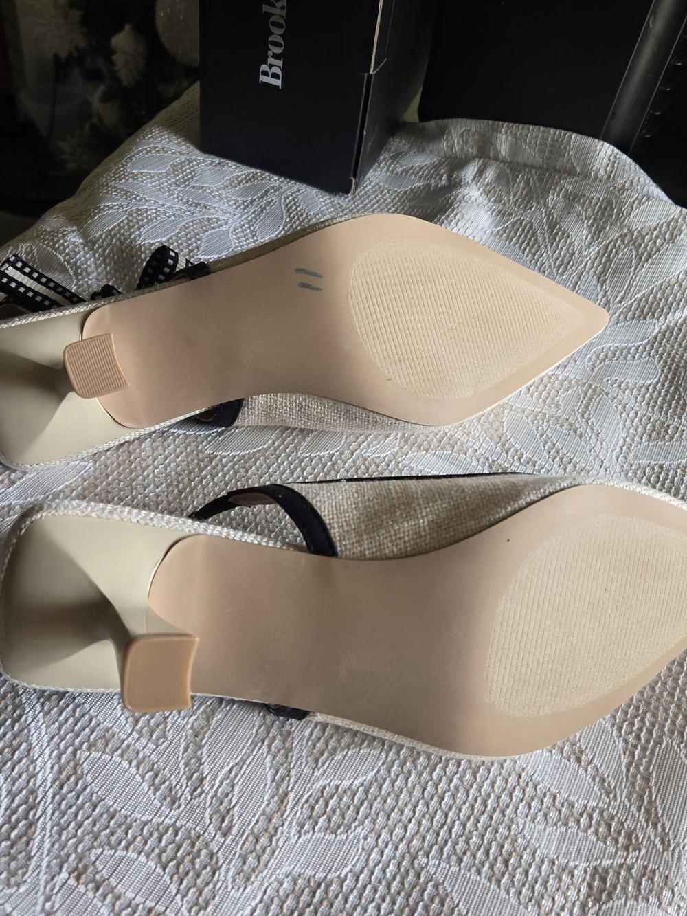 Steve Madden Women's Cream Slingback Pointed-Toe Flats - Picture 7 of 7